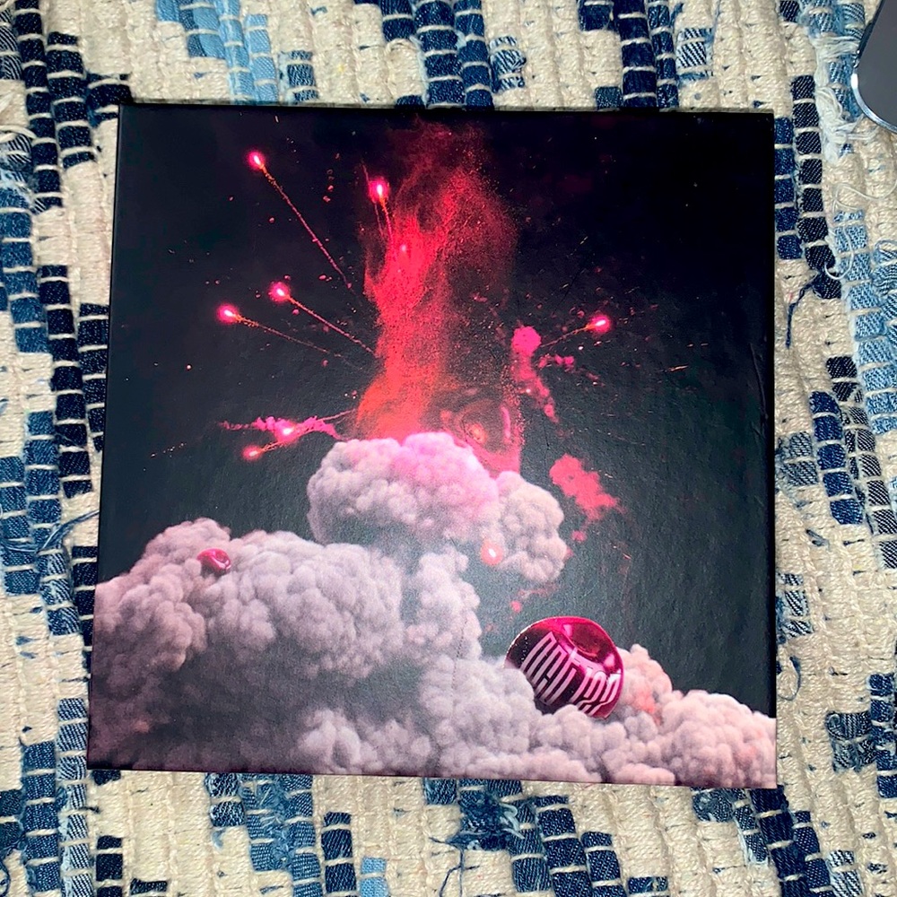 NCT #127 3d Mini Album: Cherry Bomb 🍒 (photocard included)